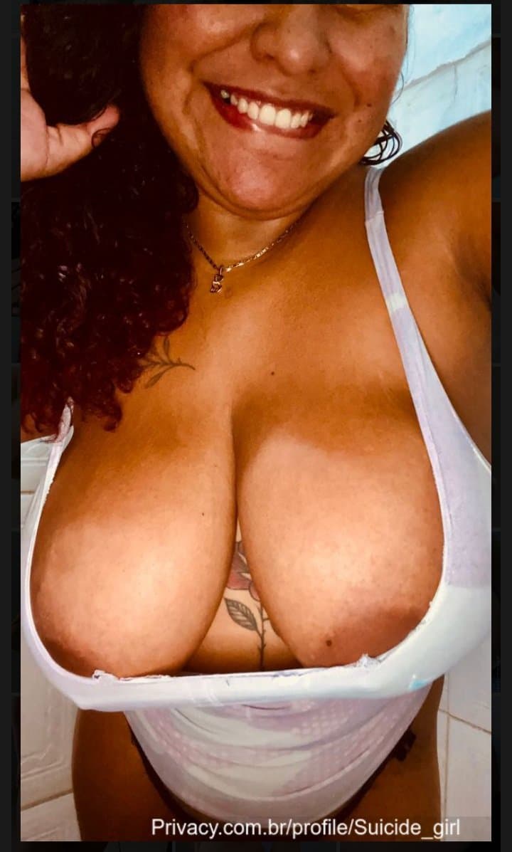 Eu dps de ver o privacy dessa gostosa ? privacy.com.br/profile/Suicide_girl sigam ela lá.