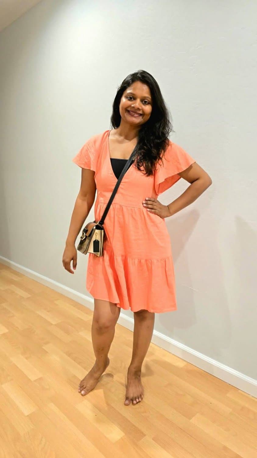 Sexy desi milf  brunette wife ?