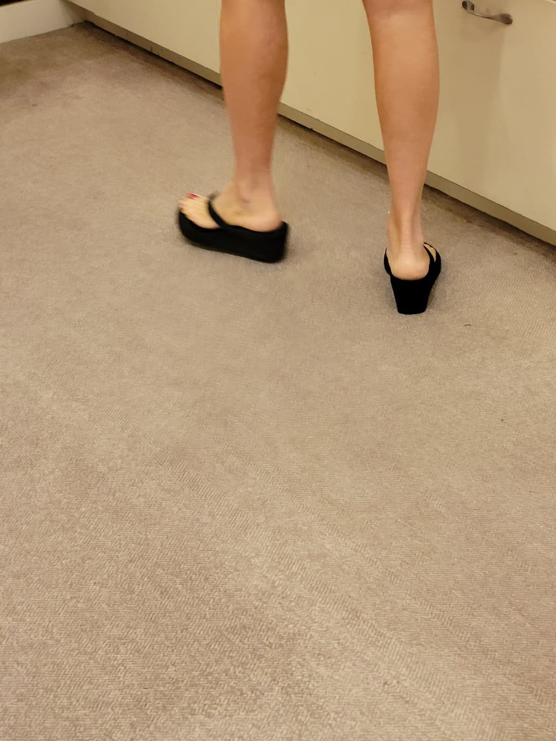 White milf feet on the cruise