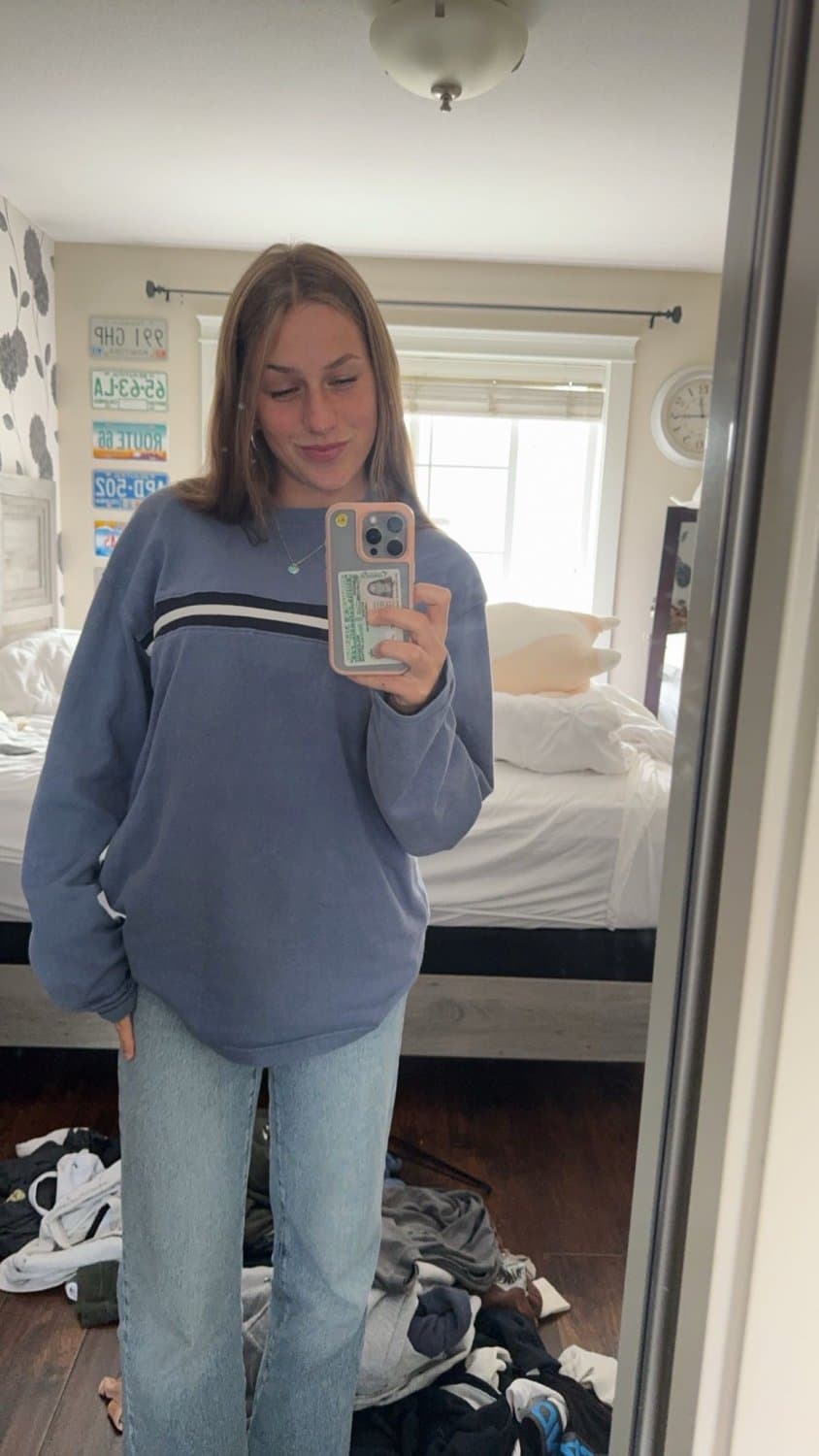 Click to view full size Which sister is hotter Skylar and Alexis