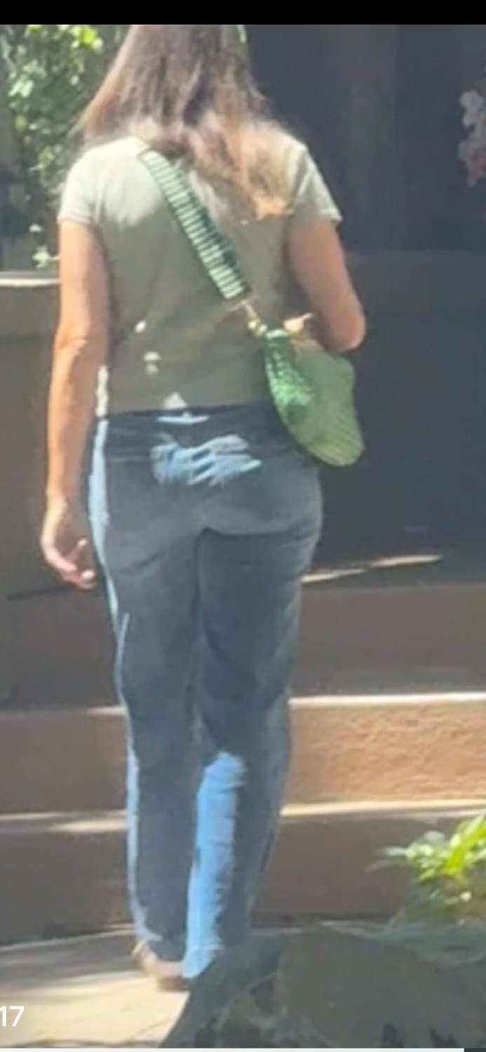 Creepshots of brunet