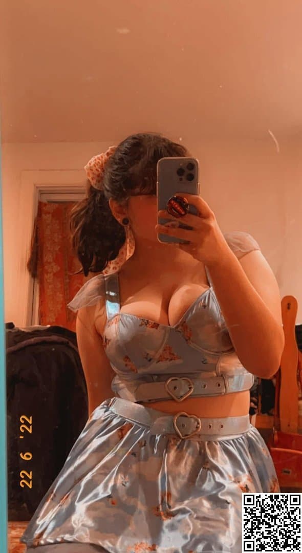 Kaylee - 23yo Big Tits (Non-nude)