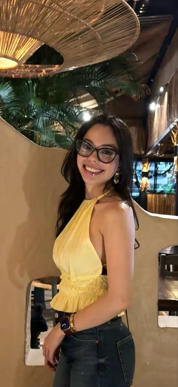 Nerdy beautiful Honduras skinny doctor fucked hard. Wide smile tight pussy. Love this nerd. AI fakes