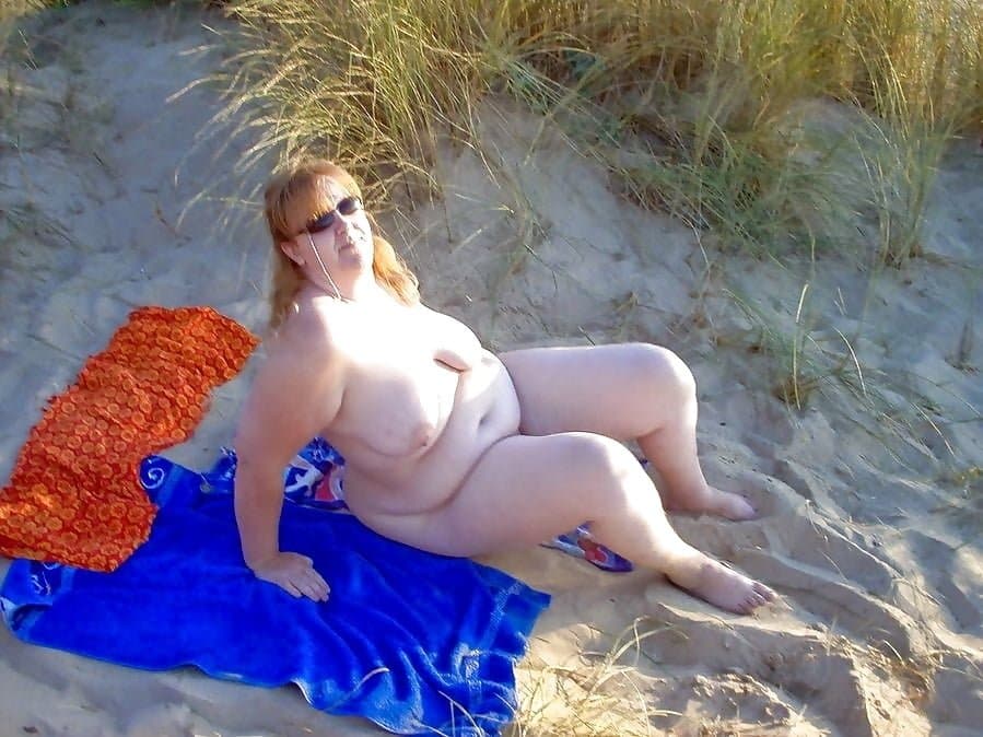 BBW- Grosse cochonne sur la plage