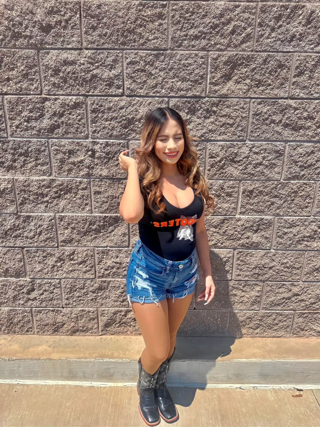 Sexy hooters Latina slut