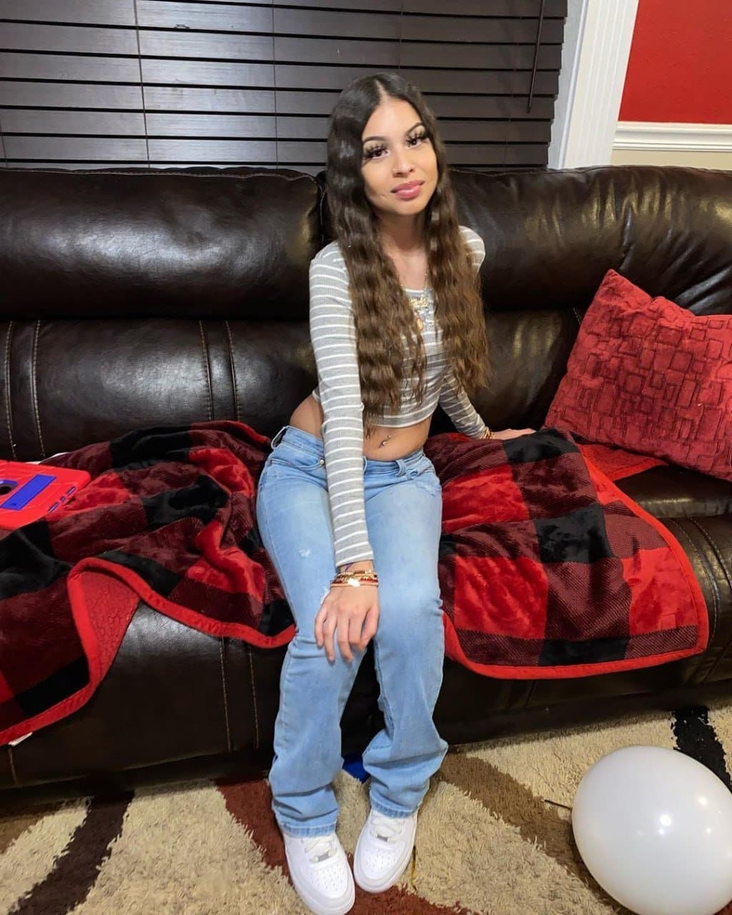 Gorgeous webslut teen rides cock till creampie mess