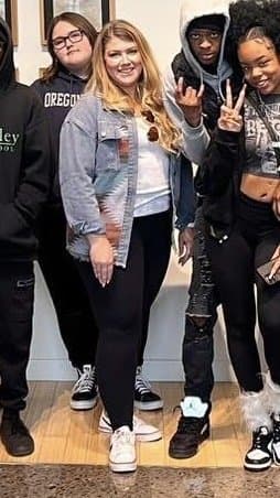 Sexy busty high school teacher Mandi Casillas Bolinger is so sexy and has perfect feet