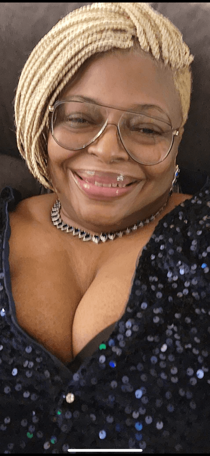 Please don’t cum to my mom ??don’t trib my moms tits