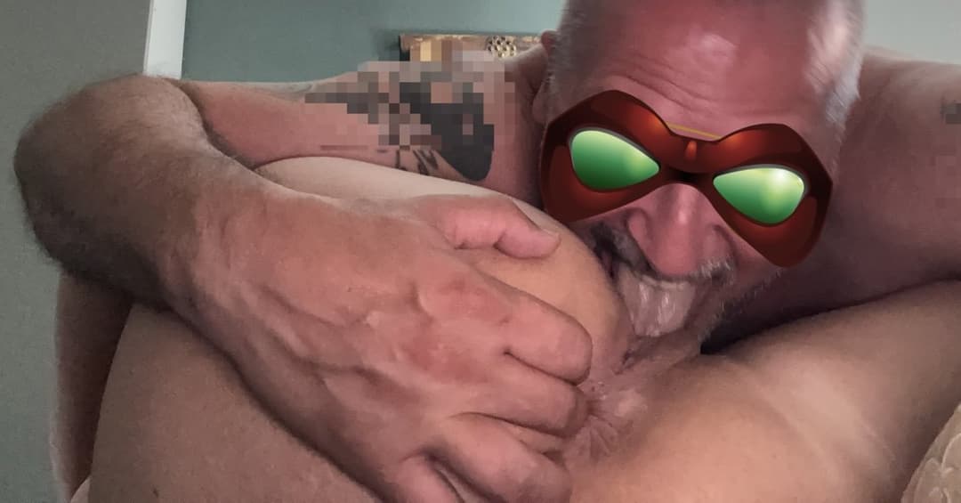 Captain Lick (I love to lick pussys)