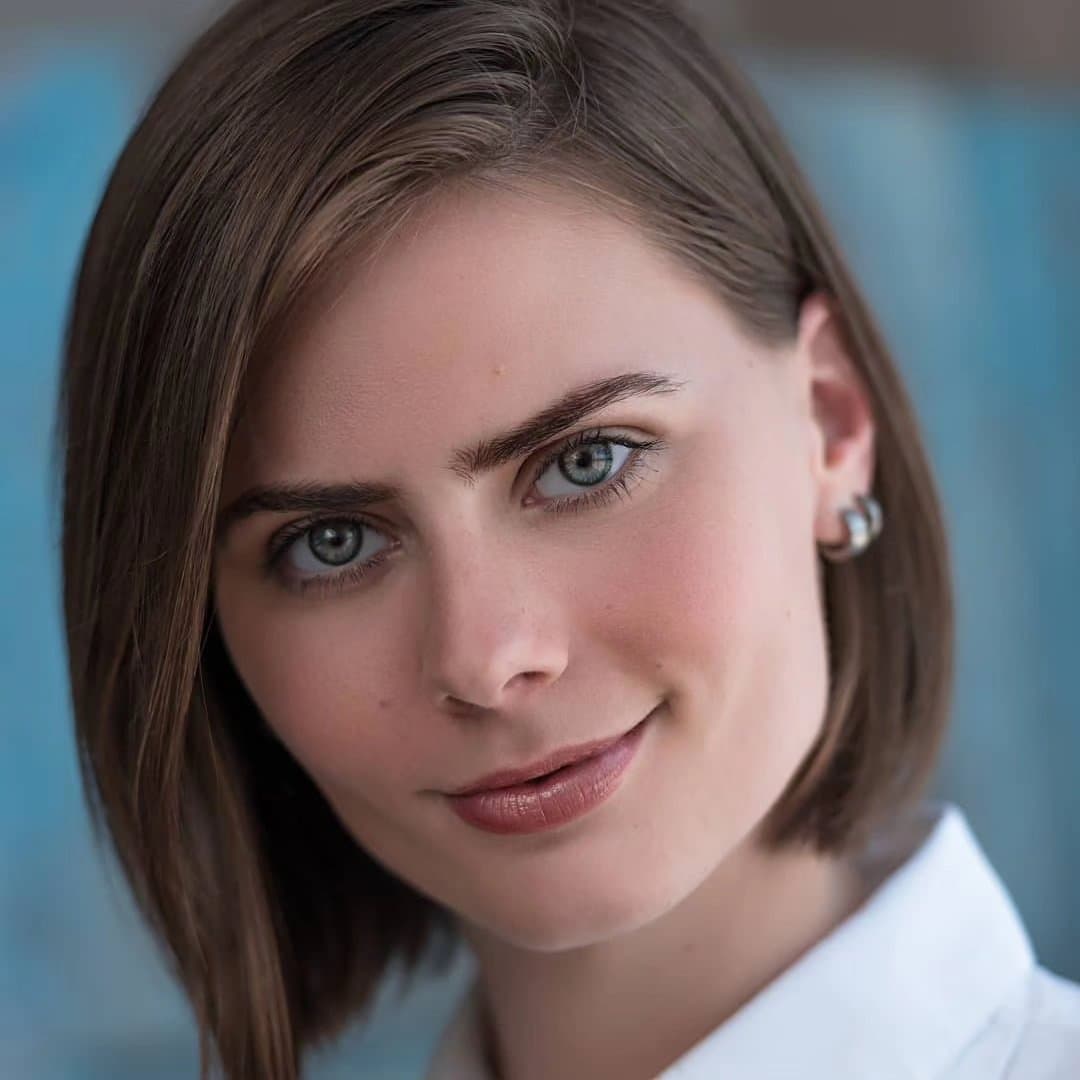 Yummy model caught on spycam