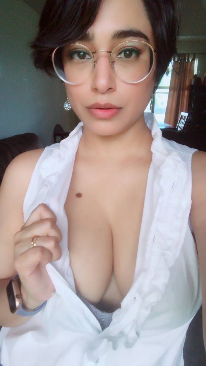 Click to view full size Tetas, tetas, y más tetas!