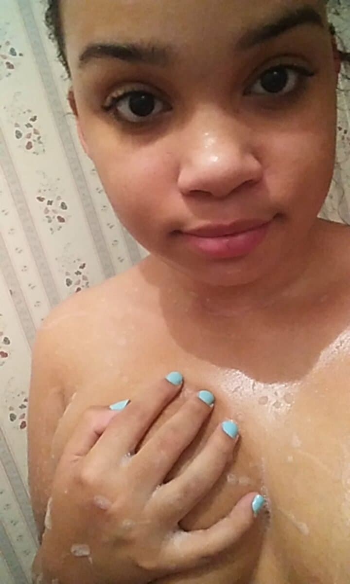 Leaked Cute and Chubby Ebony Girlfriend Gives Handjob and Gets Fingered like A Webslut Whore