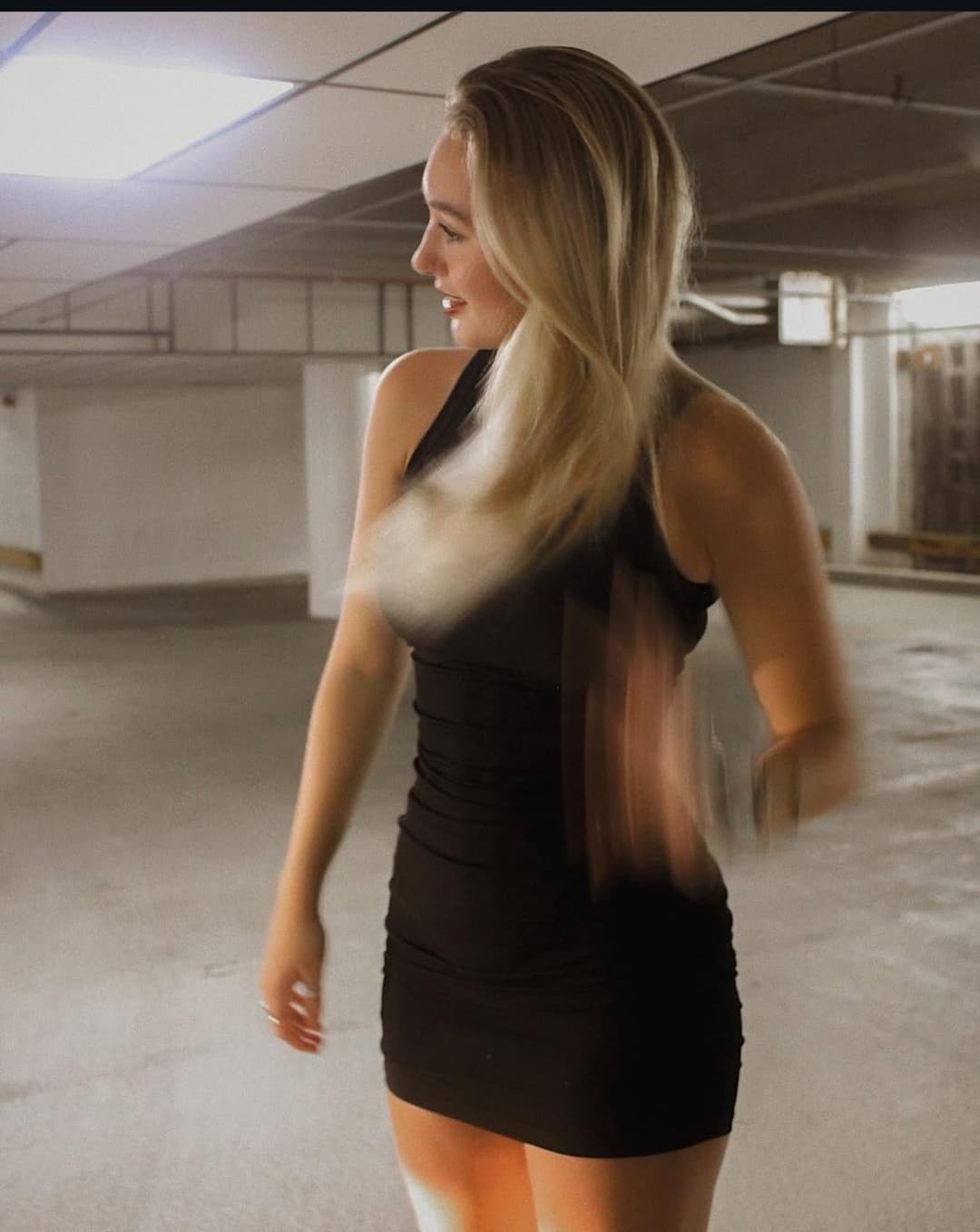 Click to view full size Brenna, 23. 2289 followers and us