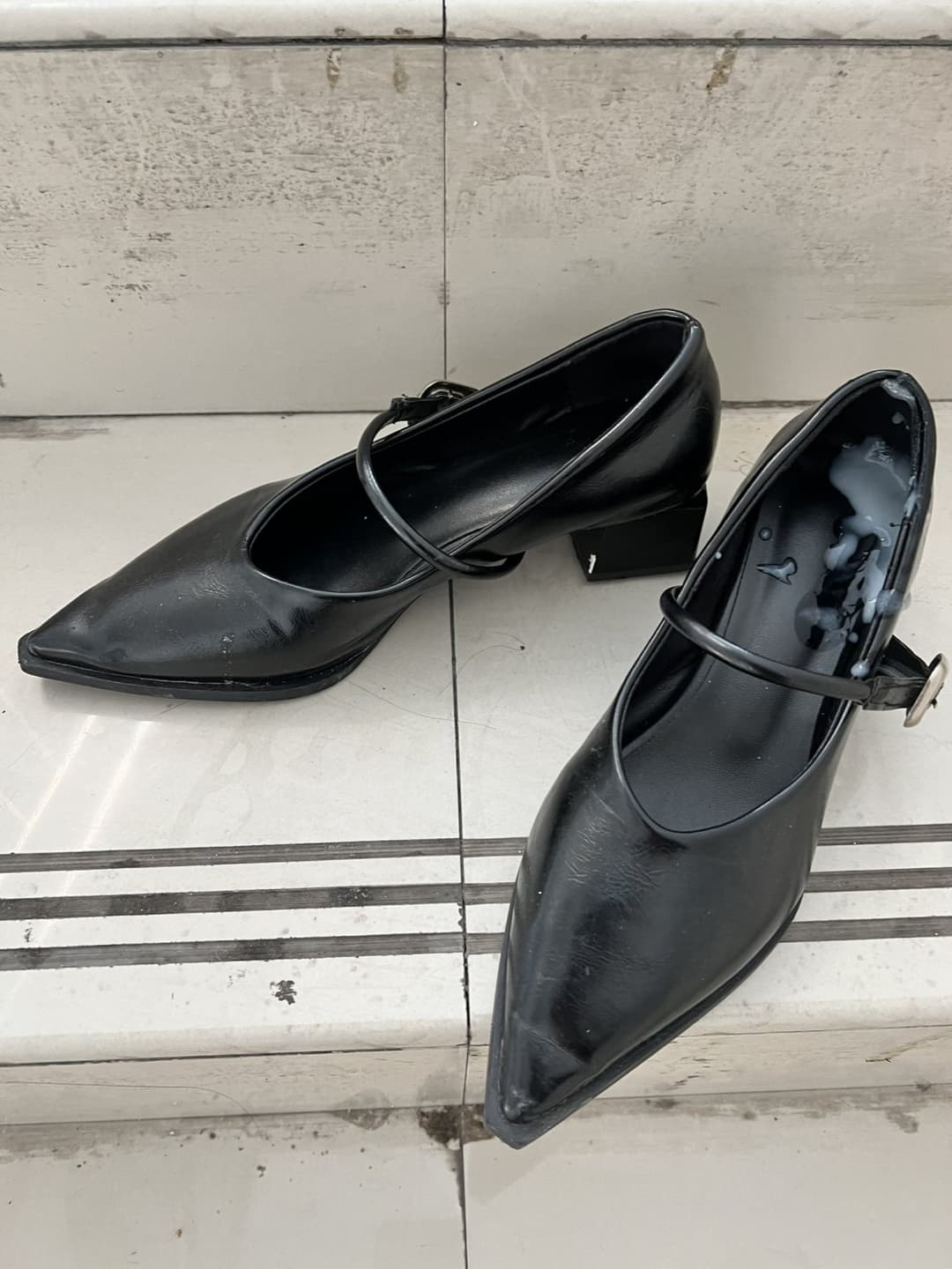 Click to view full size Chinese feet / socks / shoes.