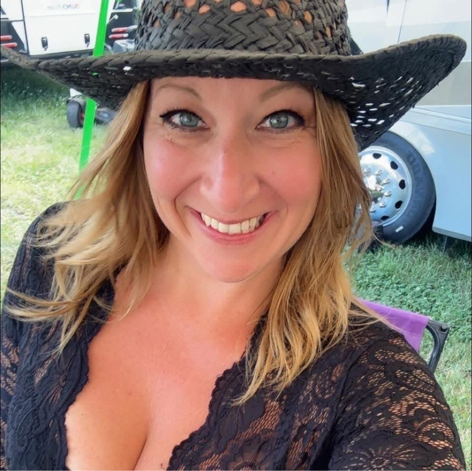 Cheating wife loves BBC