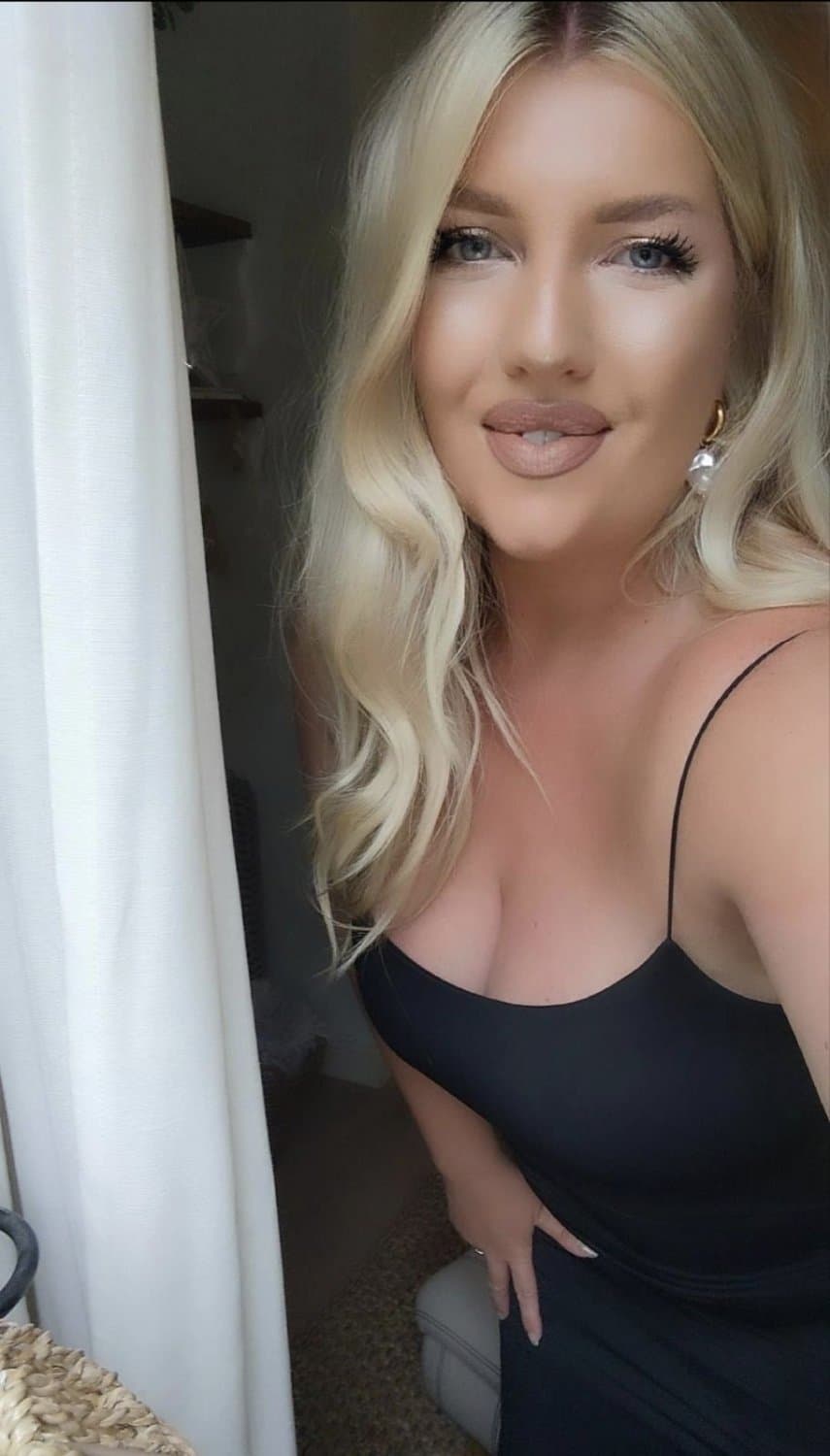 Sarah Young aka Katie Taylor aka KIKPIG British Tamworth Brummie