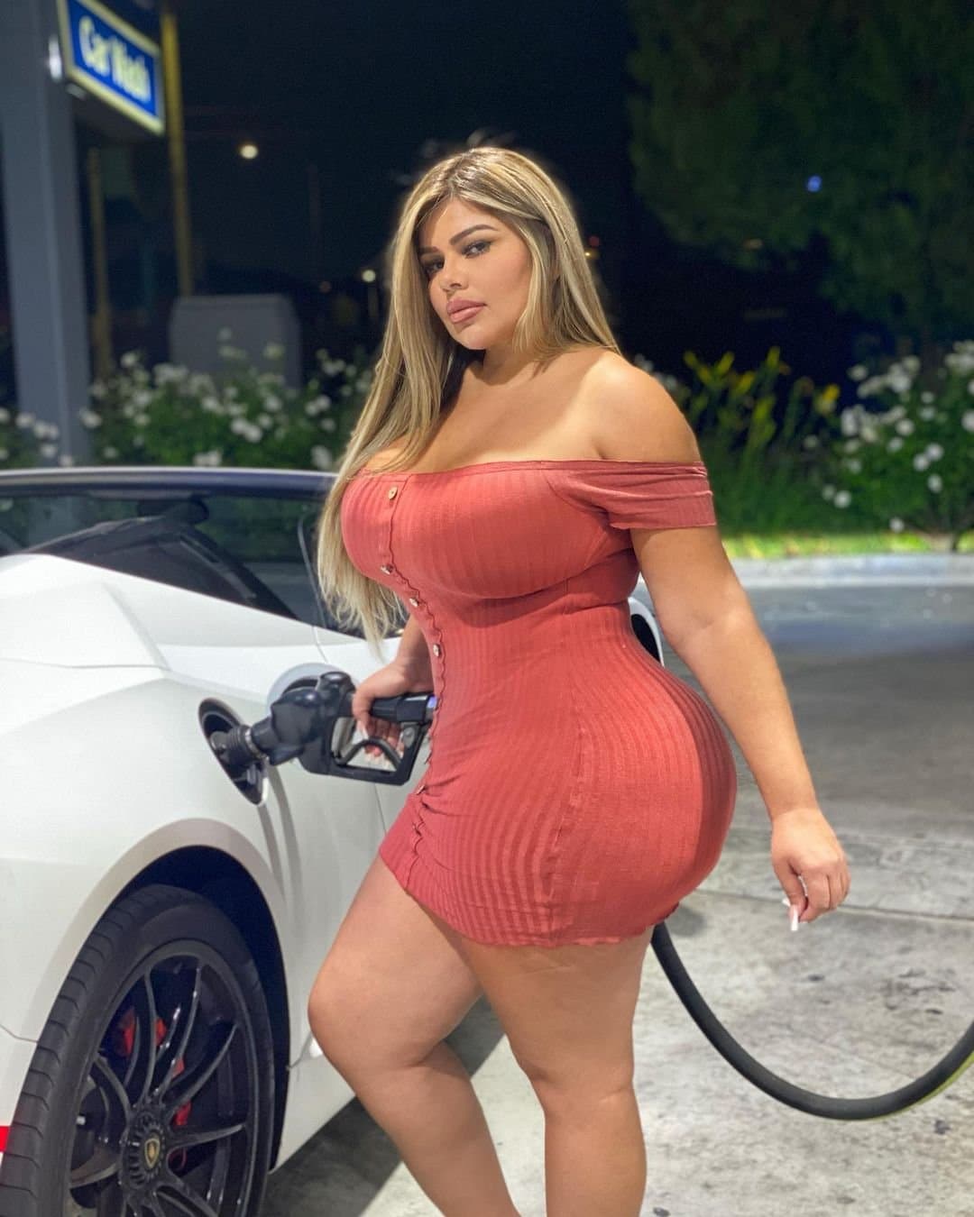 Michele Mendez Gordinha Loira Muito Gostosa