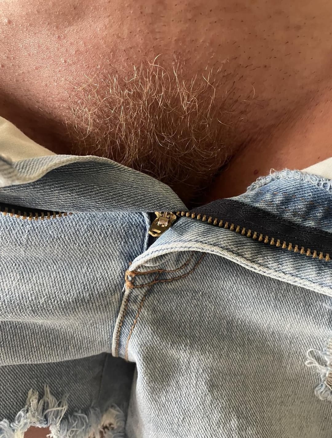 Big Tits & Ass On Curvy Slutty Mom