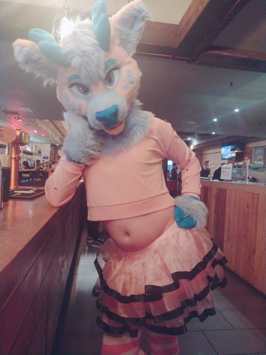 [FURRY] ??? british twink femboy furry with fat ass in deer fursuit (ďêëř_mäġâņ/ďêëřmäġâņäď)
