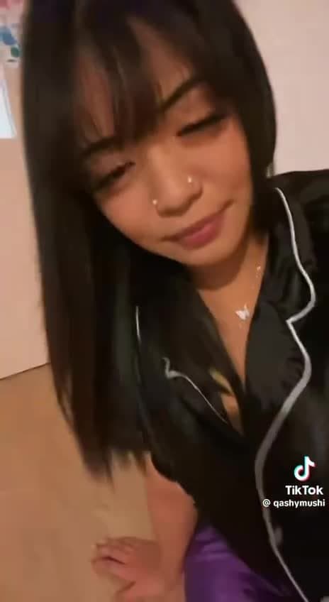 she have fucking good boobs i wish i could fuck her❤