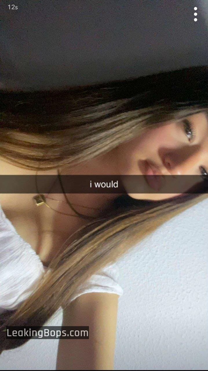 Pretty teen with perky tits sends me her boobs on snapchat before getting leaked