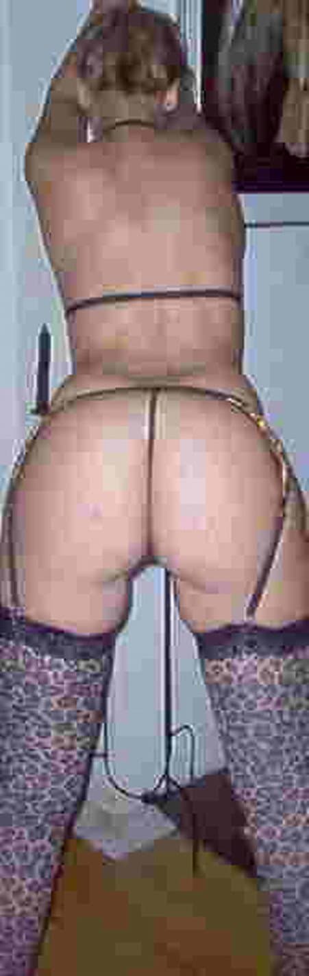 Sexy Milf Pam In Sexy Lingerie