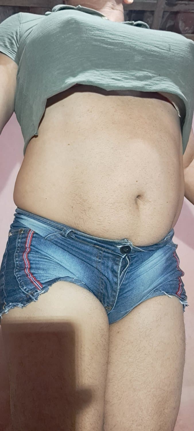 mostrando meu cuzinho