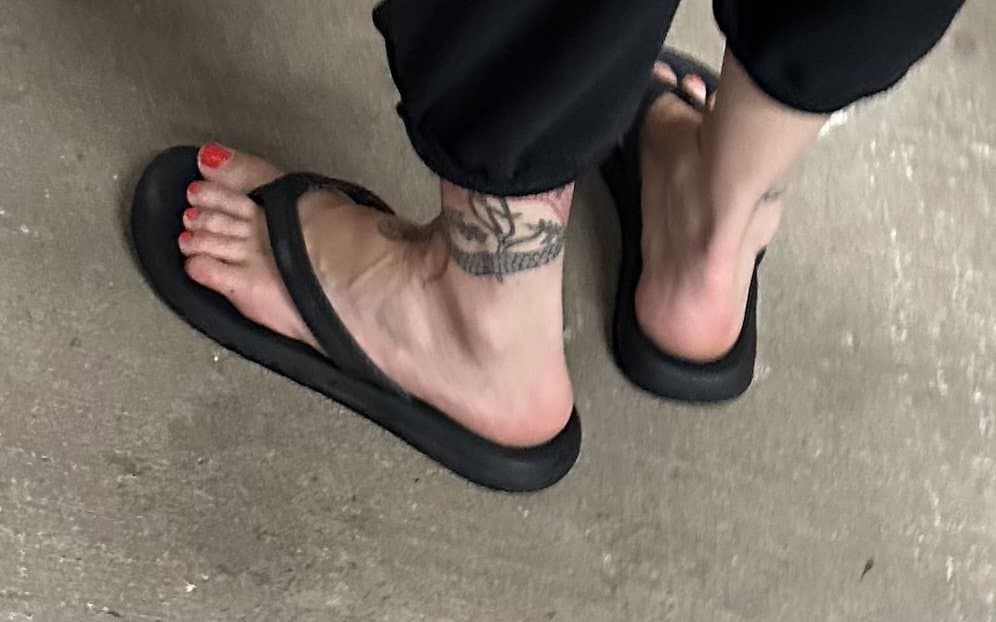 Click to view full size Creep Shots. Super Sexy Hot Blonde MILF Feet & Ass. I couldn’t get a clear face pic.