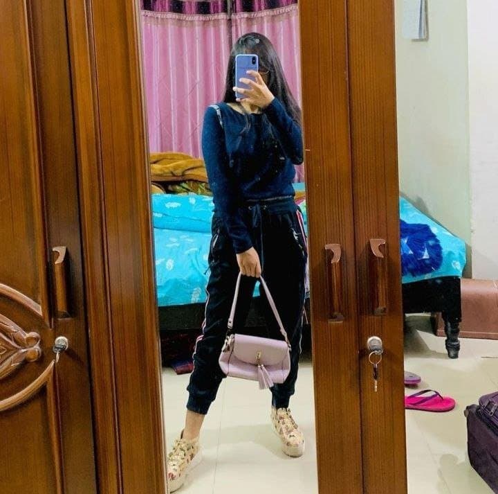 Desi Bangladeshi Cute GF Showing Rubbing Pussy