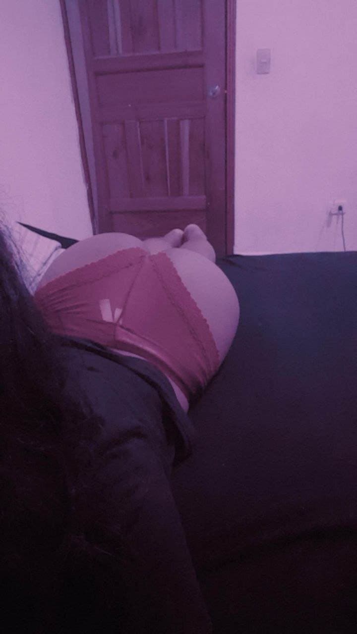 Mamacita rica tomándose fotos ?