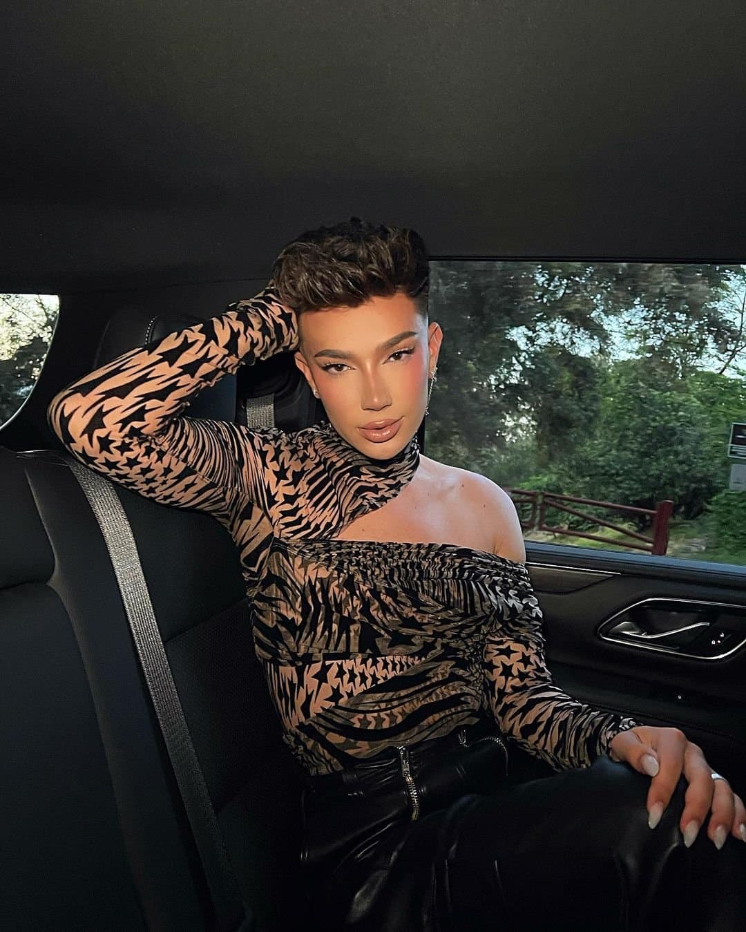 JAMES CHARLES ?? BEAUTIFUL GAYBOY ??????