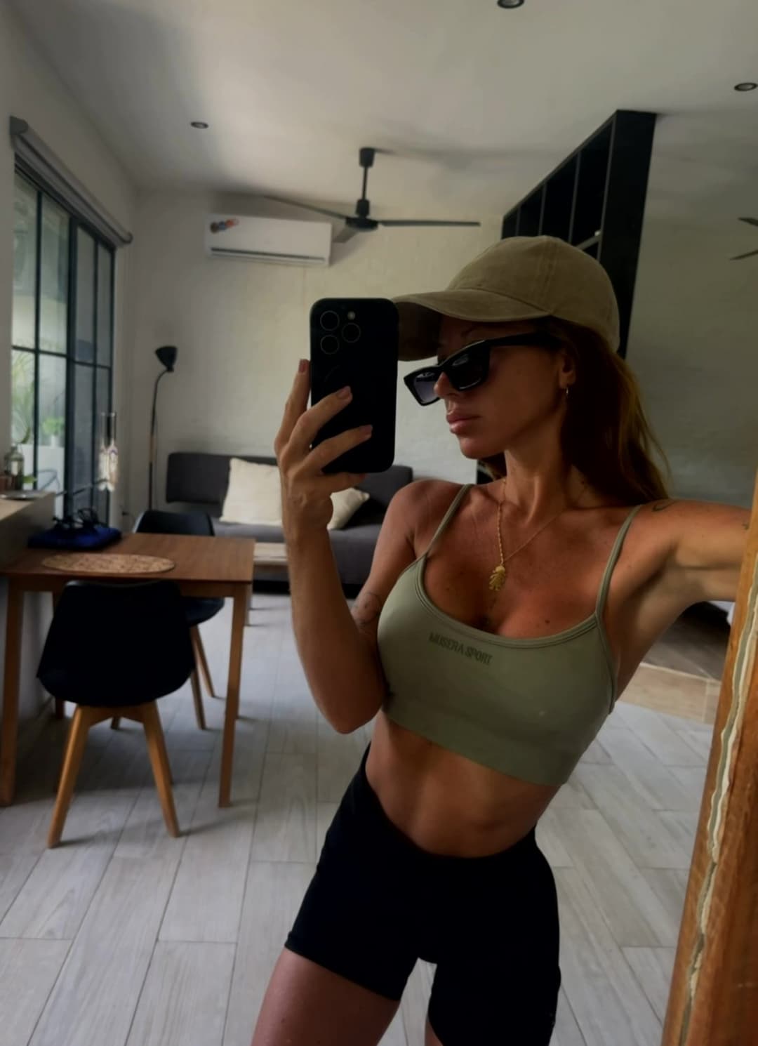 This fit looks good on me… imagine how good I look without it