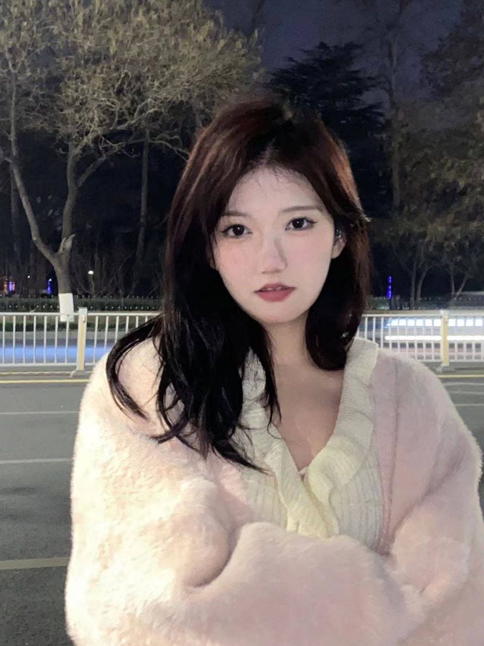 Click to view full size Beautiful Asian secretly does outcall