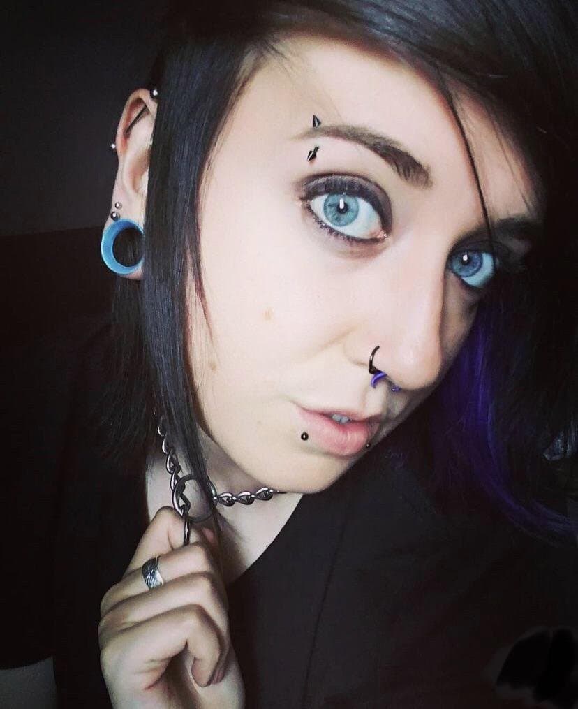 Giant buttplug milf with no shame