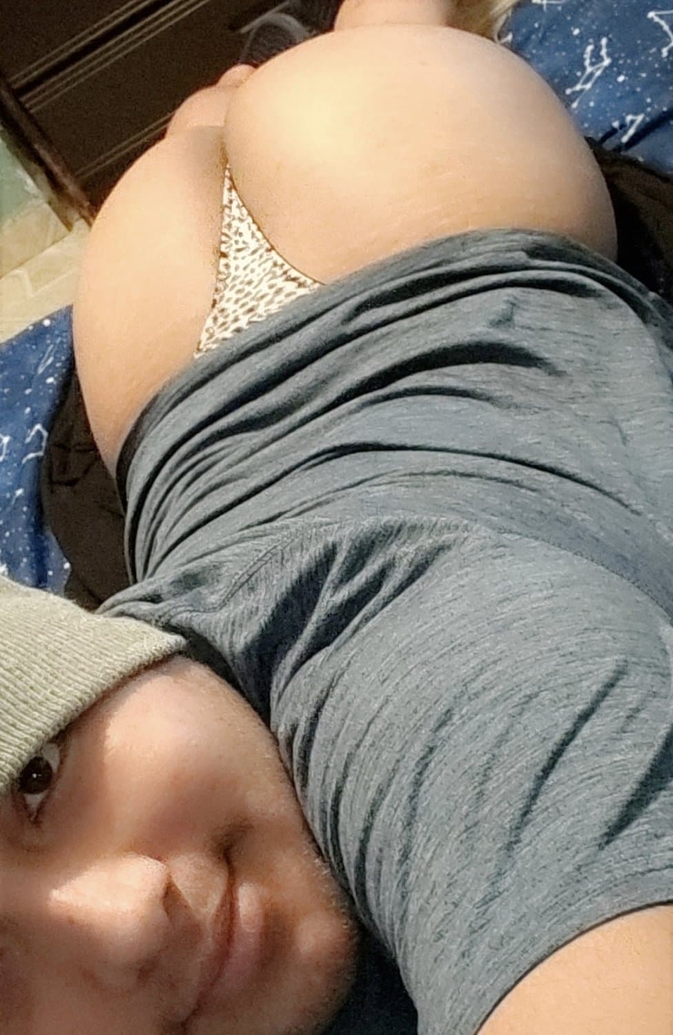 I want a BBC to make my big fat ass clap??