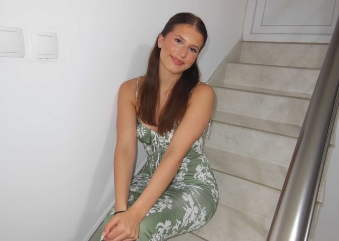 Swedish Albanien Isabella Gegaj with gigantic ass in thong. Dm me if you want to see her boobs