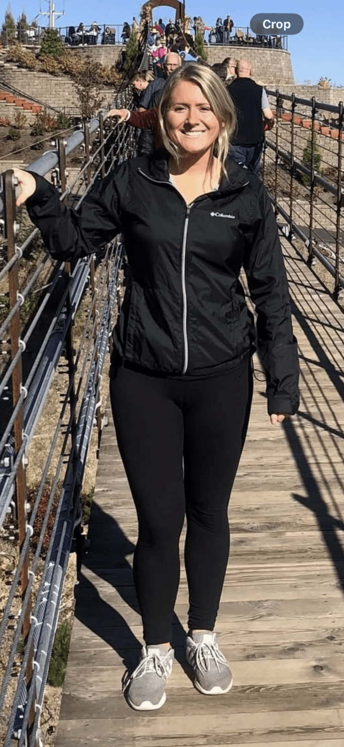 Hometown crush sucked my best friend b4 he slid his cock between her tits a month after being single