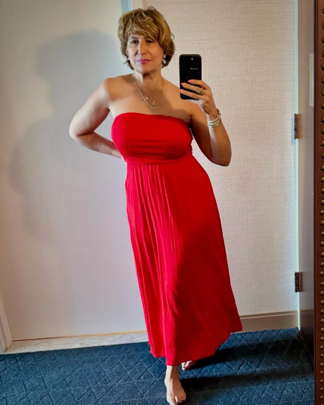 Thick Gilf flight attendant