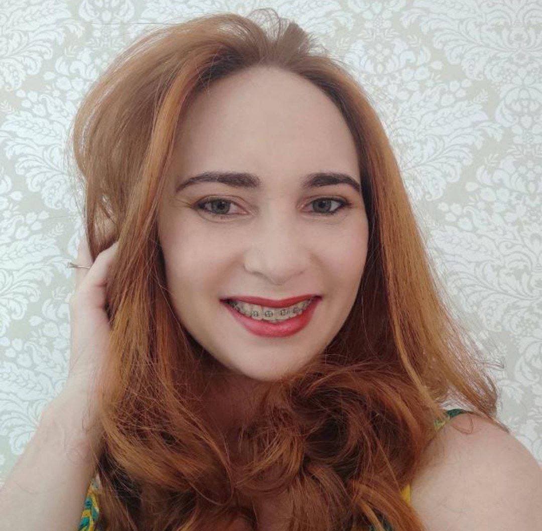 Maria professora de piano vazou em fotos sensuais