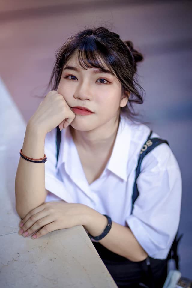 Sexy Big boobs Thai college babe shows her hot and busty body on Instagram