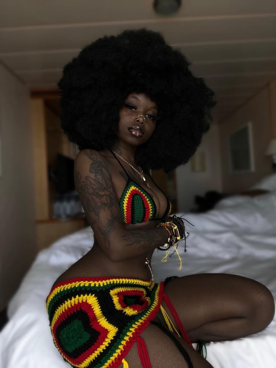 Sexy slim thick dark skin ebony ?