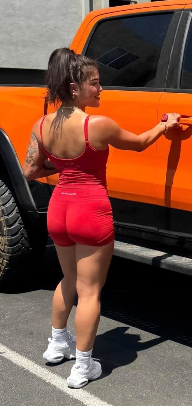 Click to view full size Tracy cortez is such a slut that deserves your cum