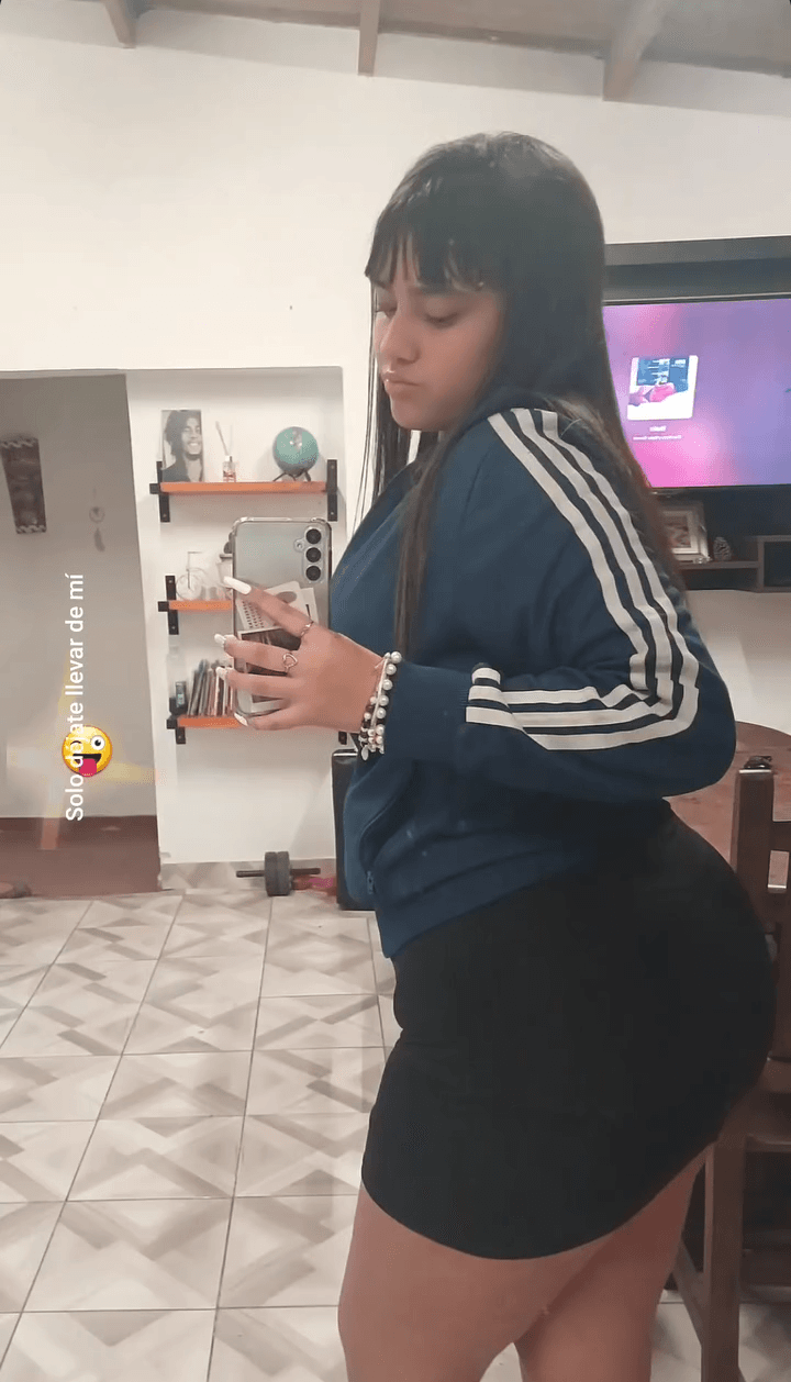 Hermosa culona y hermosa tetas