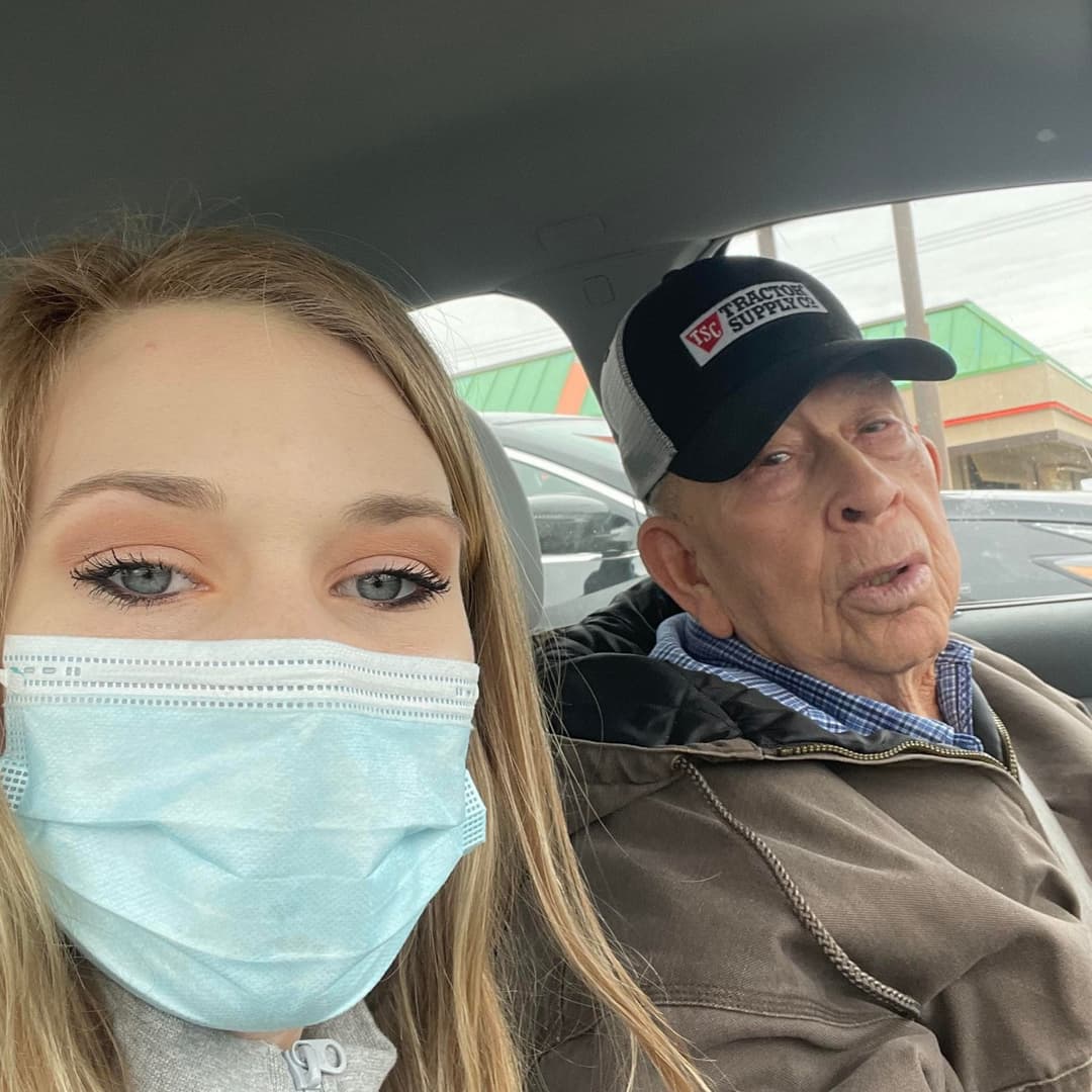 Hipster punkrock tatted Mom is a Whore sucks cock