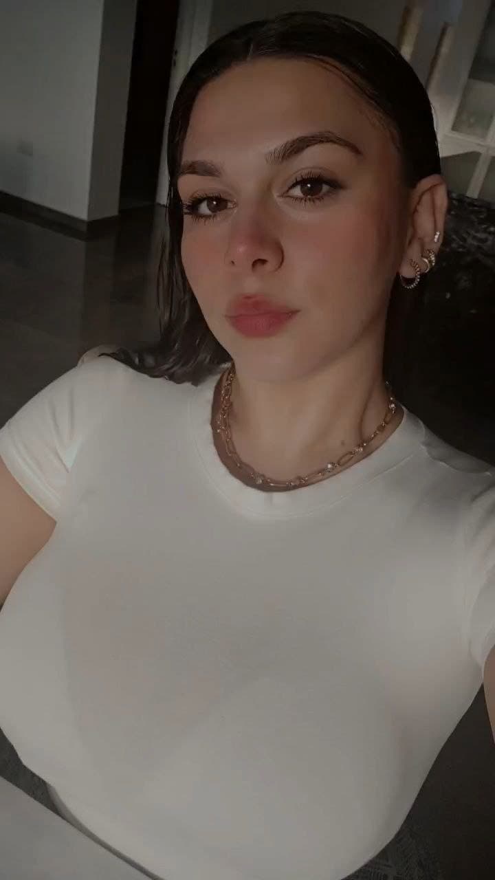 Estrella gitana de 20 tetona