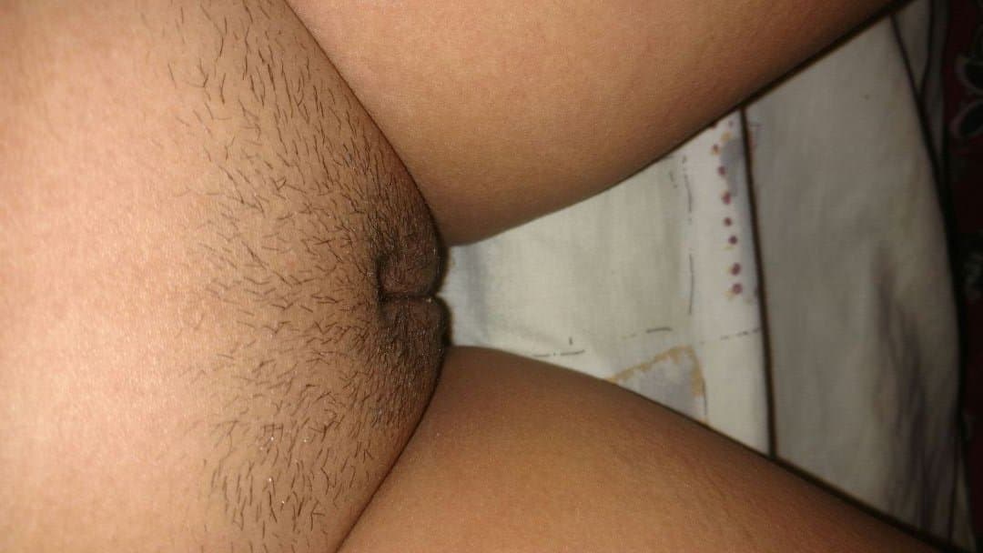 Novia de un cornudo masturbandose rico