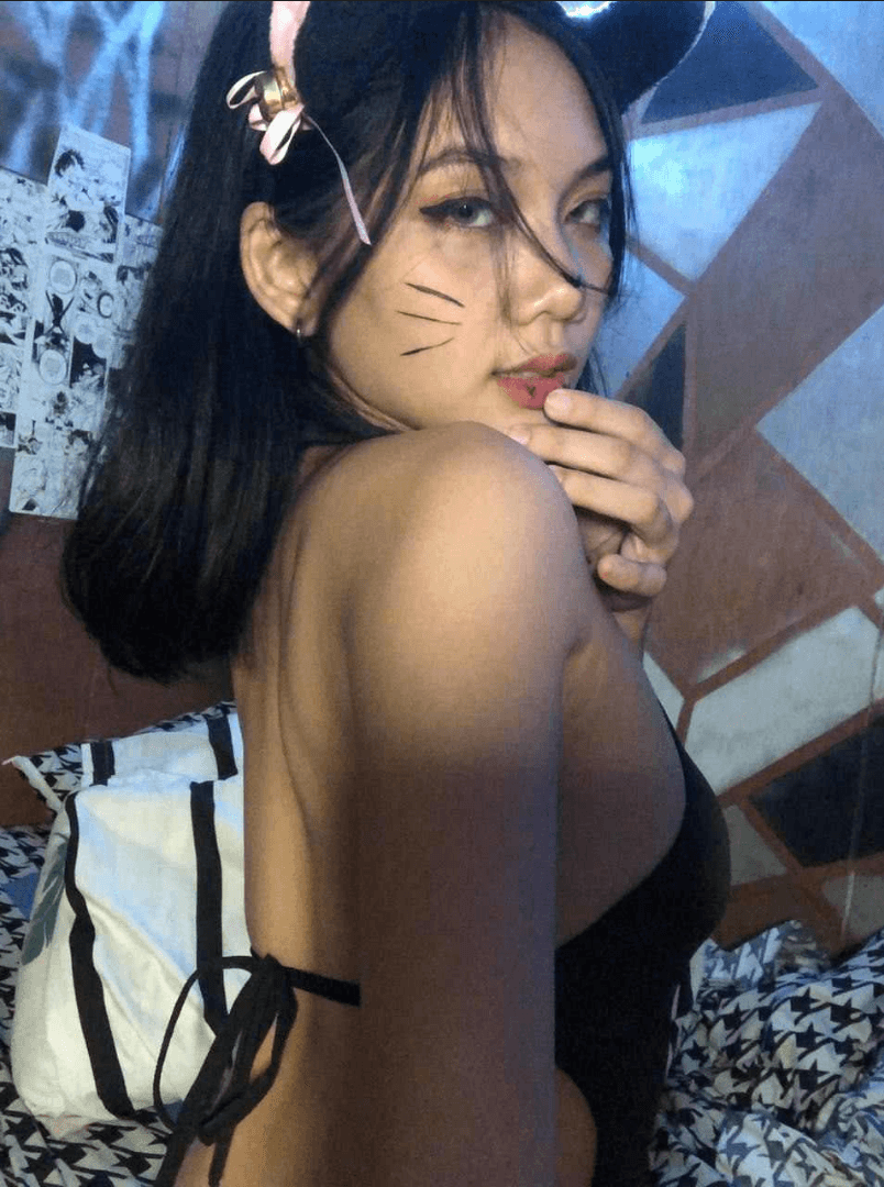 Mouth-watering Asian Teen Nudes to Jack-Off To (18yo Pinay)