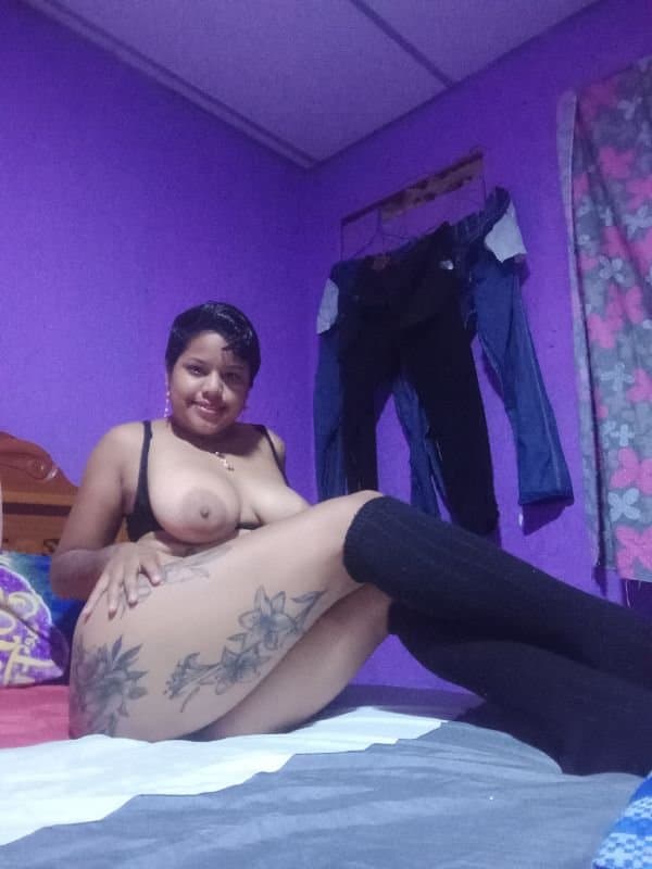 Hermanastra me envía fotos por error??