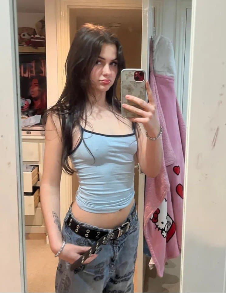 British girl pissing all over her bedroom for her bull