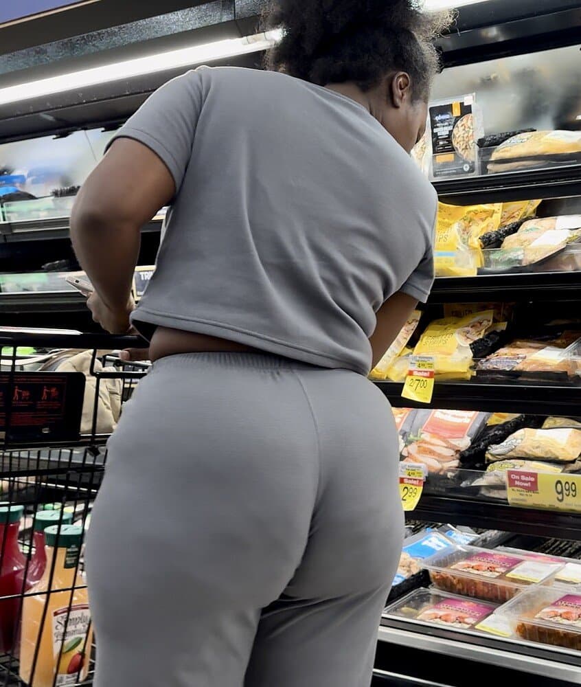 Click to view full size Thick Black Booty Milf In Walmart